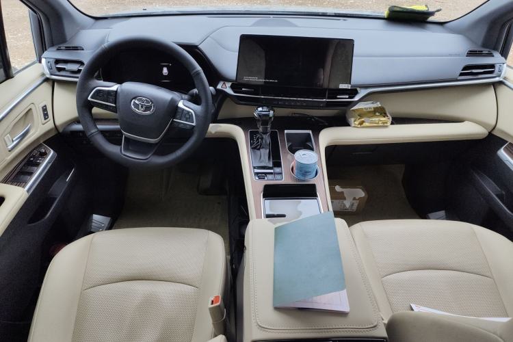 Used Toyota Granvia 2022 2.5L Hybrid Prestige Edition Center Console