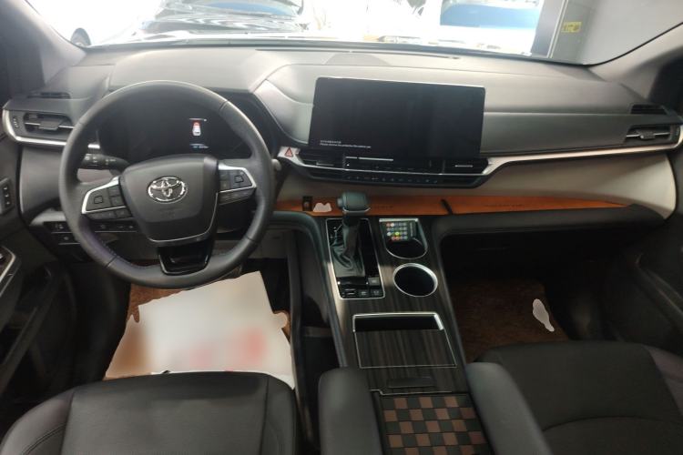Used Toyota Granvia 2022 2.5L Hybrid Prestige Edition Center Console