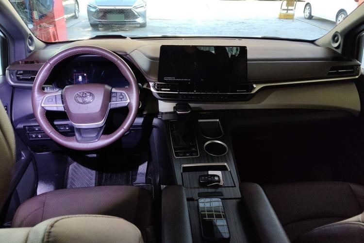 Used Toyota Granvia 2022 2.5L Hybrid Flagship Edition Center Console