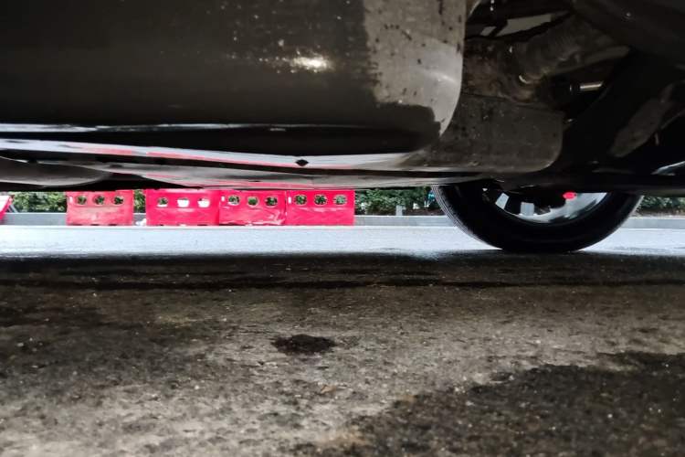 Used Toyota Granvia 2022 2.5L Hybrid Flagship Edition Chassis Rear Left