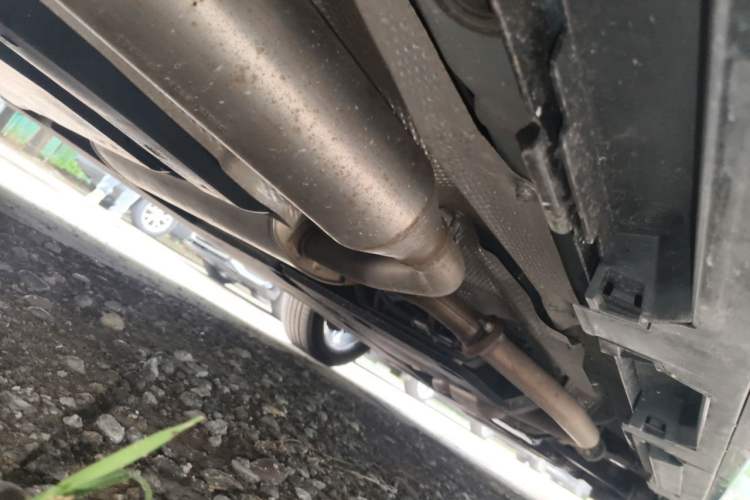Used Toyota Granvia 2022 2.5L Hybrid Premium Edition Chassis Rear Right
