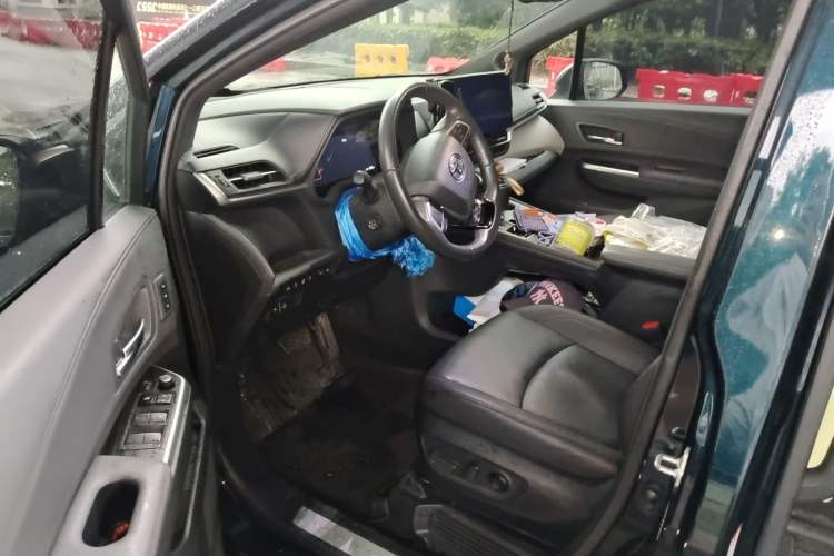 Used Toyota Granvia 2022 2.5L Hybrid Flagship Edition Driver Seat