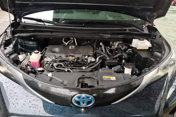 Used Toyota Granvia 2022 2.5L Hybrid Flagship Edition Engine Bay