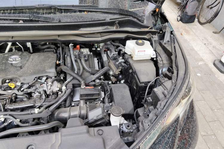 Used Toyota Granvia 2022 2.5L Hybrid Prestige Edition Engine Bay Left
