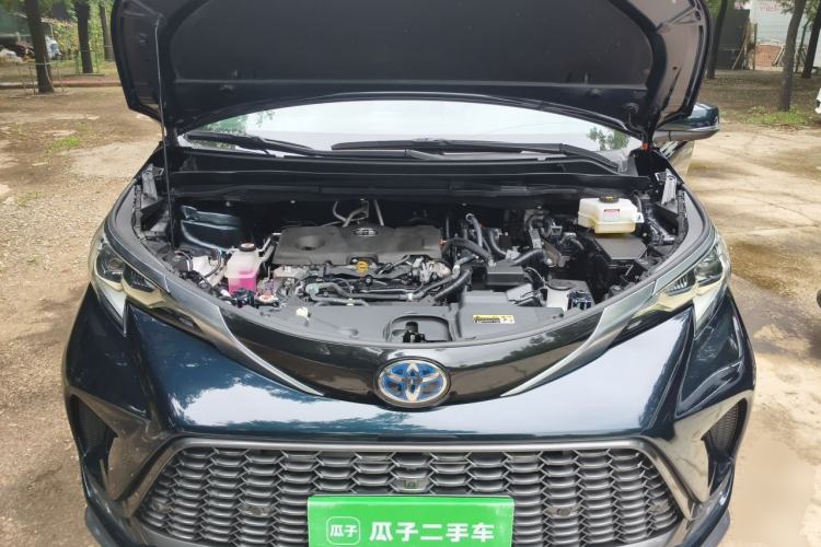 Used Toyota Granvia 2022 2.5L Hybrid Premium Edition Engine Bay