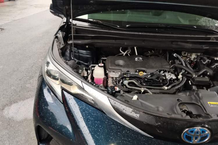 Used Toyota Granvia 2022 2.5L Hybrid Flagship Edition Engine Bay Right