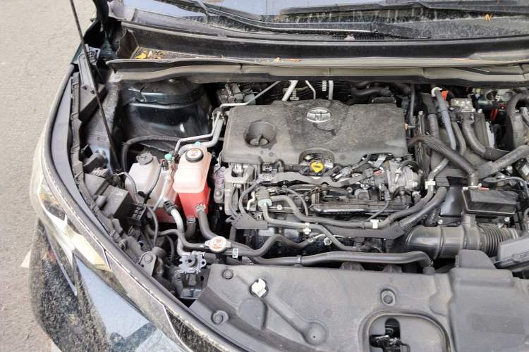 Used Toyota Granvia 2022 2.5L Hybrid Prestige Edition Engine Bay Right