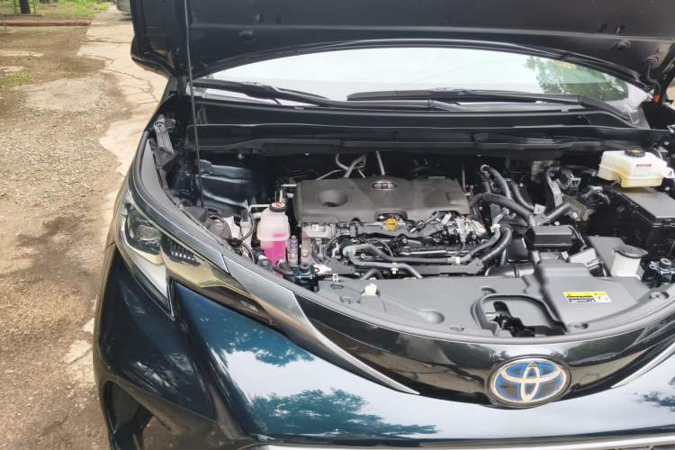 Used Toyota Granvia 2022 2.5L Hybrid Premium Edition Engine Bay Right