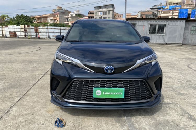 Used Toyota Granvia 2022 2.5L Hybrid Prestige Edition Exterior 1
