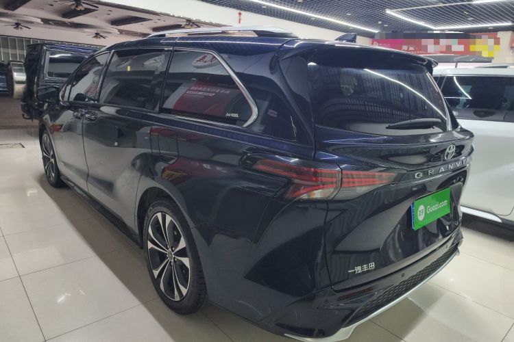 Used Toyota Granvia 2022 2.5L Hybrid Premium Edition Exterior 2