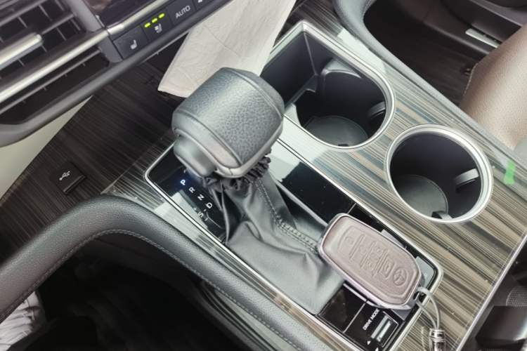 Used Toyota Granvia 2022 2.5L Hybrid Flagship Edition Gear Lever
