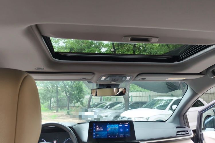 Used Toyota Granvia 2022 2.5L Hybrid Premium Edition Headliner