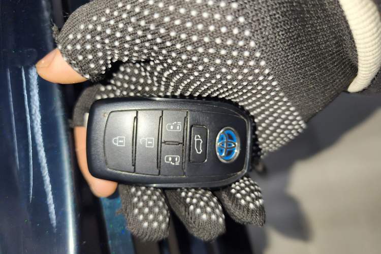 Used Toyota Granvia 2022 2.5L Hybrid Premium Edition Interior 1