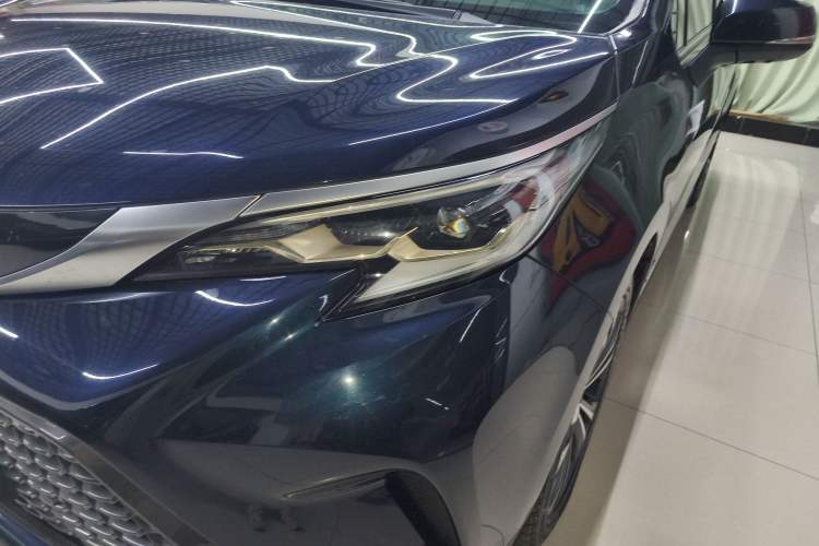 Used Toyota Granvia 2022 2.5L Hybrid Premium Edition Left Front Headlight