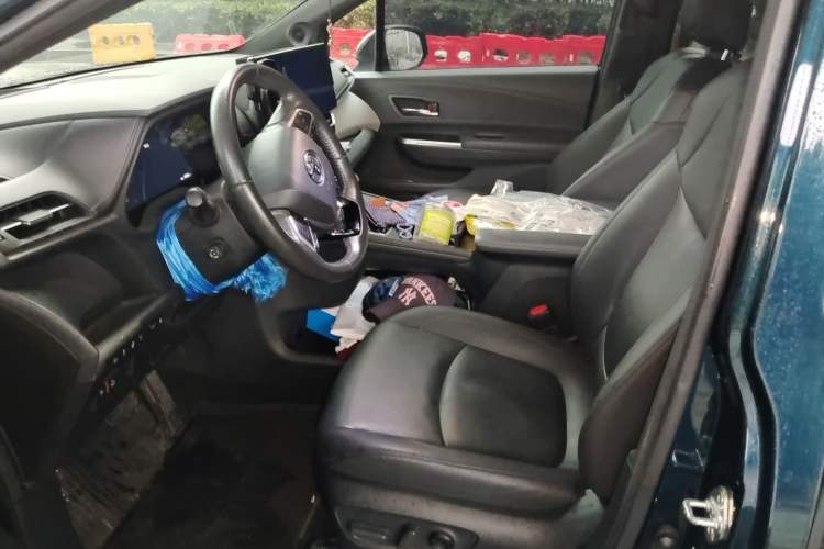 Used Toyota Granvia 2022 2.5L Hybrid Flagship Edition Left Front Seat