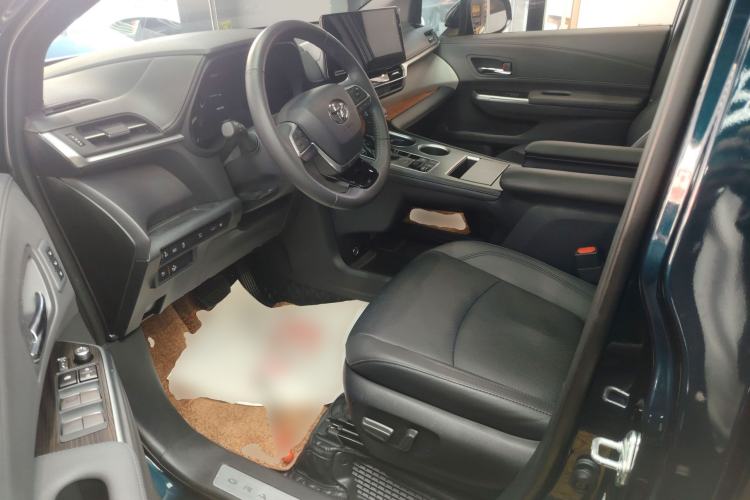 Used Toyota Granvia 2022 2.5L Hybrid Prestige Edition Left Front Seat