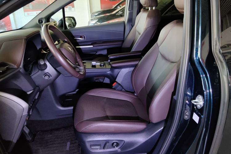 Used Toyota Granvia 2022 2.5L Hybrid Flagship Edition Left Front Seat