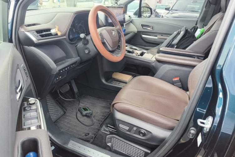 Used Toyota Granvia 2022 2.5L Hybrid Flagship Edition Left Front Seat
