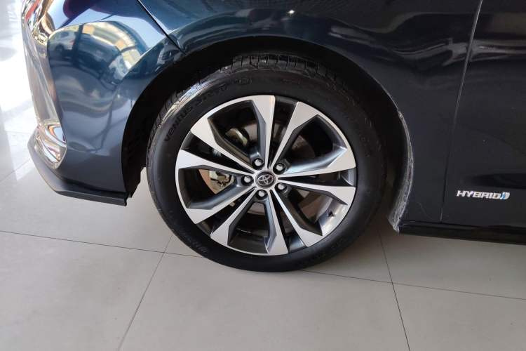 Used Toyota Granvia 2022 2.5L Hybrid Flagship Edition Left Front Wheel Hub