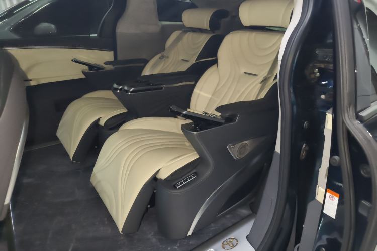 Used Toyota Granvia 2022 2.5L Hybrid Premium Edition Left Rear Seat