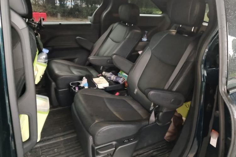 Used Toyota Granvia 2022 2.5L Hybrid Flagship Edition Left Rear Seat