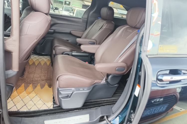 Used Toyota Granvia 2022 2.5L Hybrid Flagship Edition Left Rear Seat