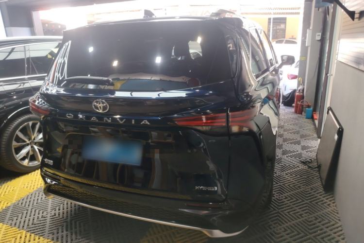 Used Toyota Granvia 2022 2.5L Hybrid Prestige Edition Rear Right 45 Deg