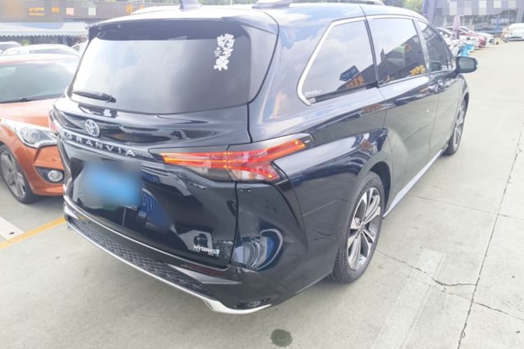 Used Toyota Granvia 2022 2.5L Hybrid Flagship Edition Rear Right 45 Deg