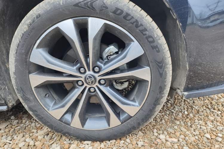 Used Toyota Granvia 2022 2.5L Hybrid Prestige Edition Right Front Wheel Hub