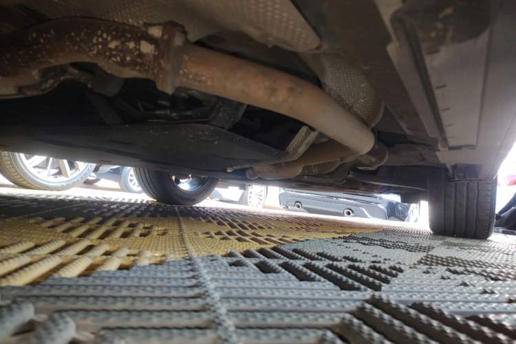 Used Toyota Granvia 2022 2.5L Hybrid Prestige Edition Right Side Sill