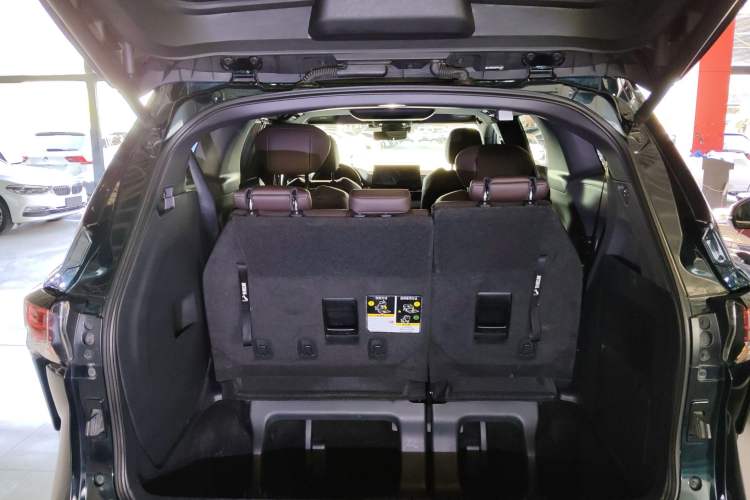 Used Toyota Granvia 2022 2.5L Hybrid Flagship Edition Trunk