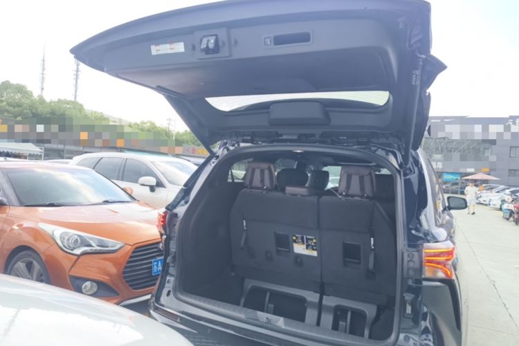 Used Toyota Granvia 2022 2.5L Hybrid Flagship Edition Trunk