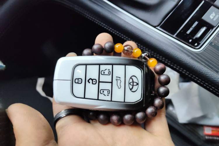 Used Toyota Granvia 2022 2.5L Hybrid Prestige Edition Vehicle Key