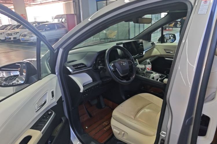 Used Toyota Granvia 2022 2.5L Hybrid Prestige Edition Driver Seat