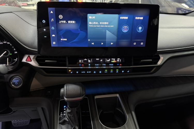 Used Toyota Granvia 2022 2.5L Hybrid Prestige Edition Exterior 2