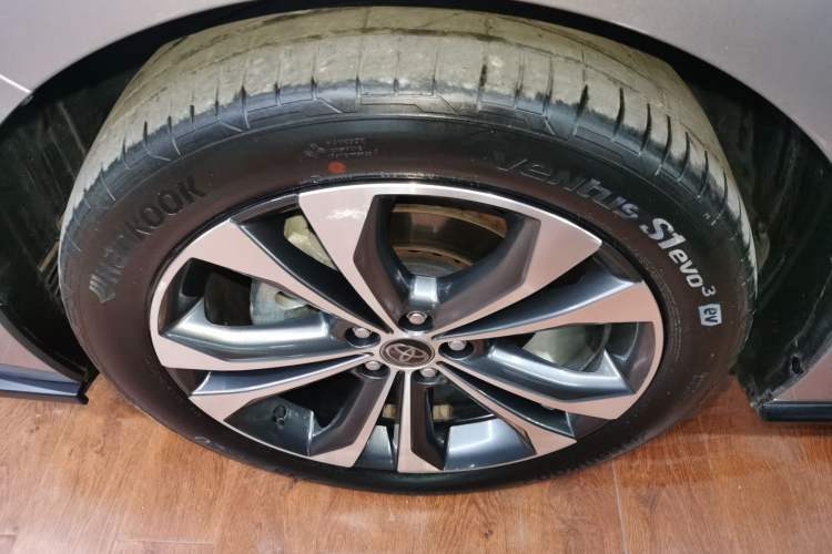 Used Toyota Granvia 2022 2.5L Hybrid Prestige Edition Exterior 7