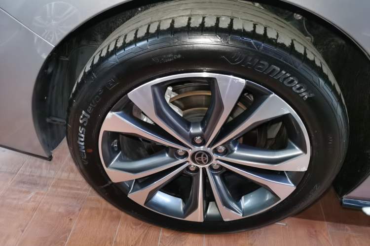 Used Toyota Granvia 2022 2.5L Hybrid Prestige Edition Exterior 8