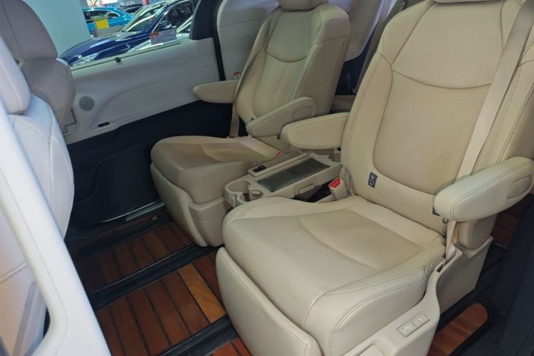 Used Toyota Granvia 2022 2.5L Hybrid Prestige Edition Left Rear Seat