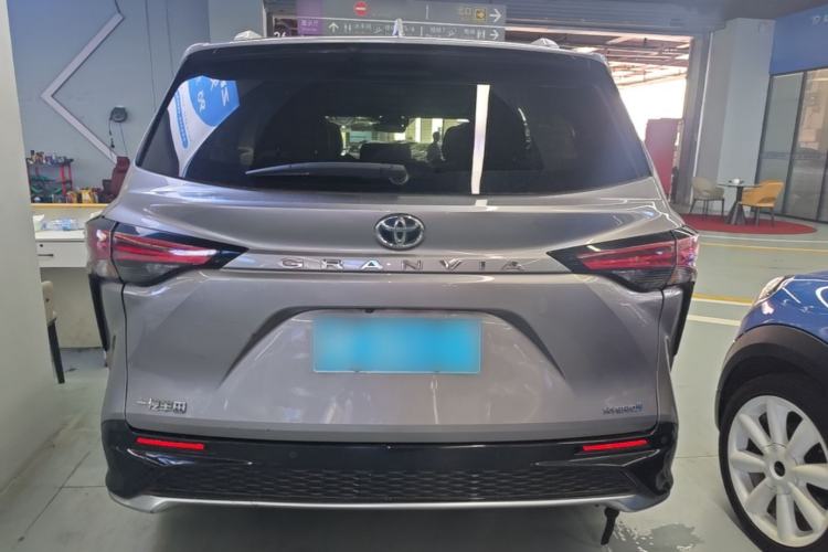 Used Toyota Granvia 2022 2.5L Hybrid Prestige Edition Rear