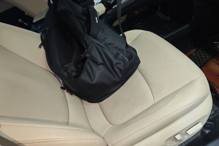 Used Toyota Granvia 2022 2.5L Hybrid Prestige Edition Right Front Seat