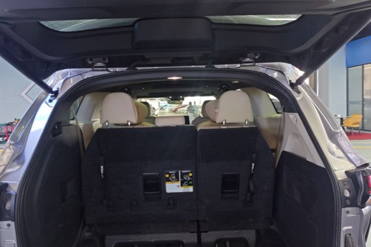 Used Toyota Granvia 2022 2.5L Hybrid Prestige Edition Trunk