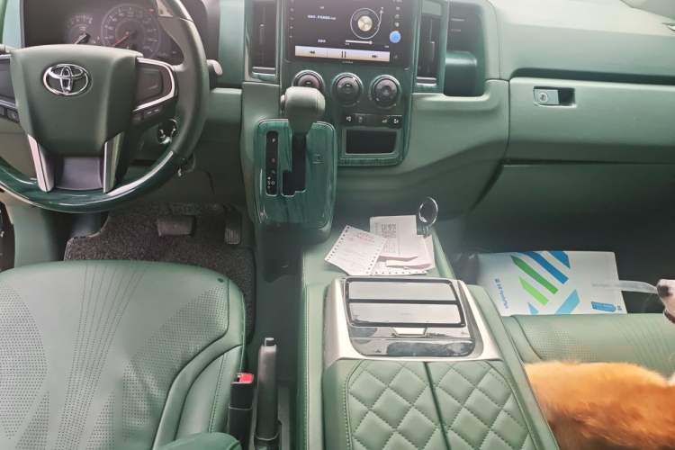 Used Toyota Granvia  Audio And AC Panel