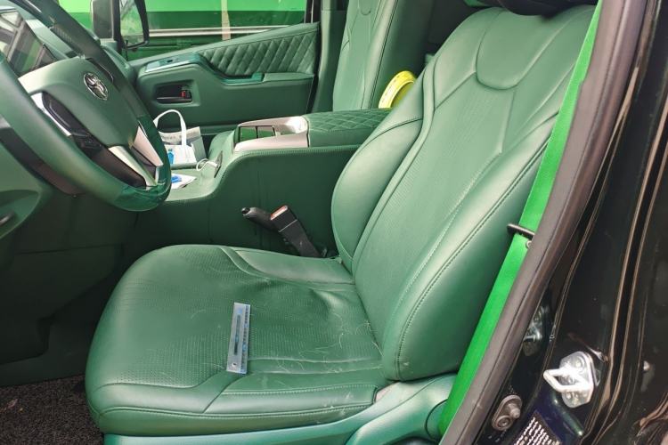Used Toyota Granvia  Left Front Seat