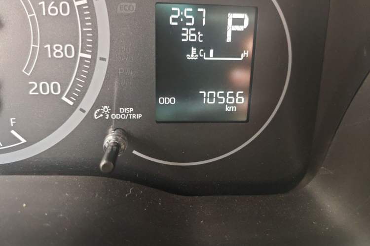 Used Toyota Granvia  Odometer Close Up