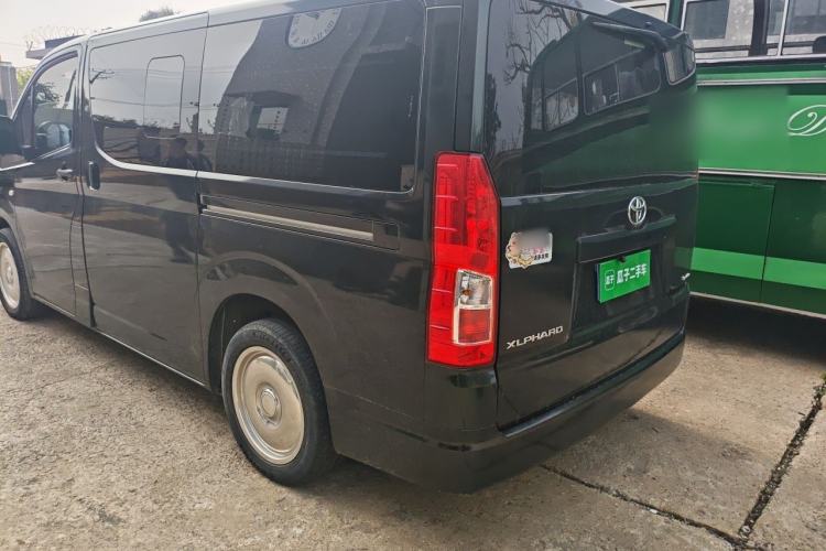Used Toyota Granvia  Rear Left 45 Deg