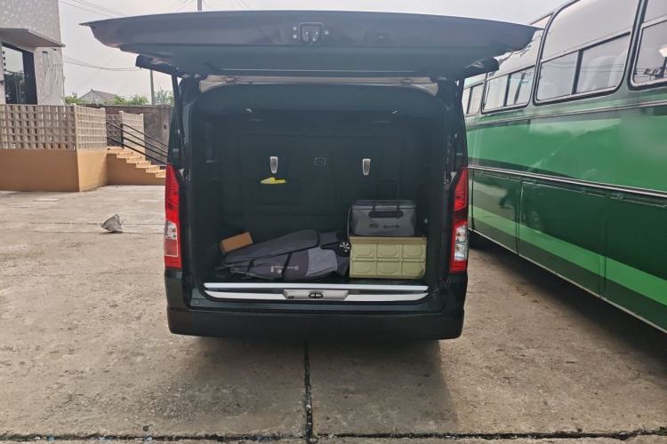 Used Toyota Granvia  Trunk