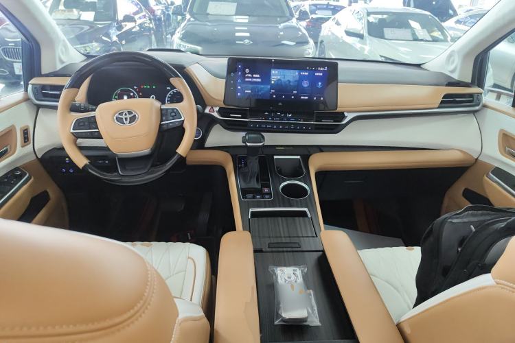 Used Toyota Granvia 2022 2.5L Hybrid Flagship Edition Center Console
