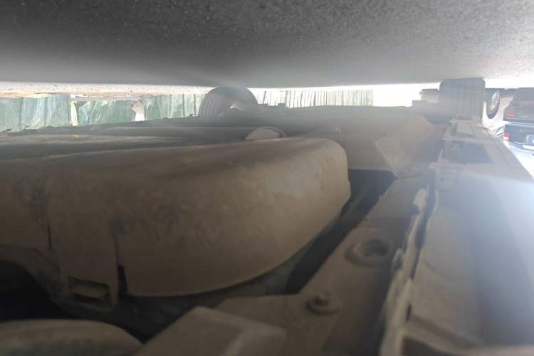 Used Toyota Granvia 2022 2.5L Hybrid Premium Edition Chassis Rear Left
