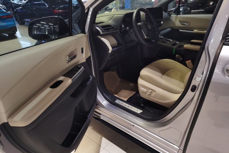 Used Toyota Granvia 2022 2.5L Hybrid Prestige Edition Driver Seat