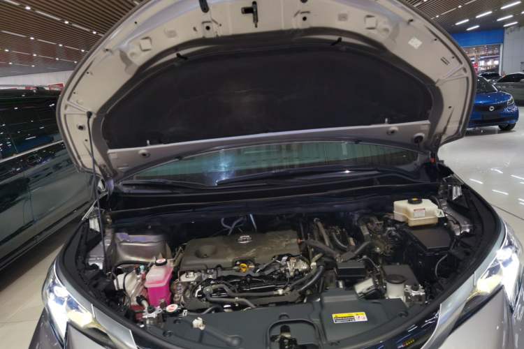 Used Toyota Granvia 2022 2.5L Hybrid Prestige Edition Engine Bay